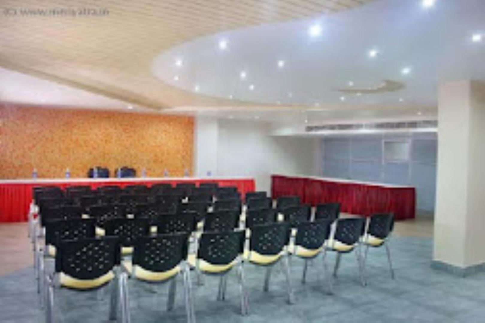 The Gagan Plaza Hotel Канпур Екстериор снимка